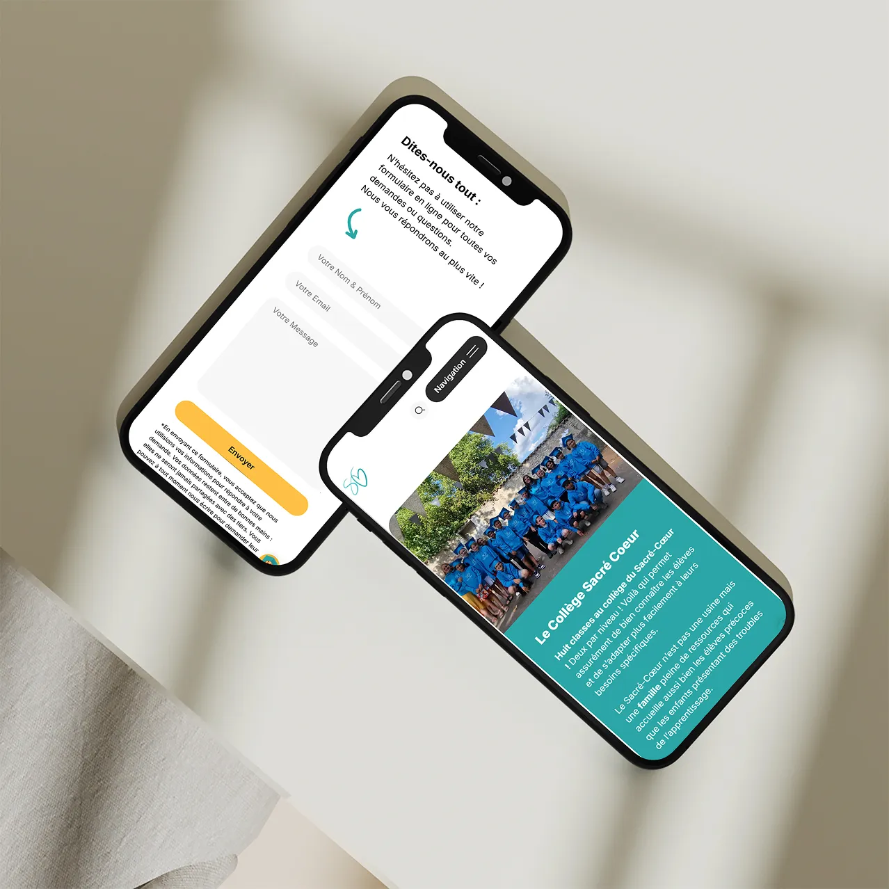 Le site du Sacré Cœur de Digne sur deux téléphones : le formulaire de contact et la page du collège